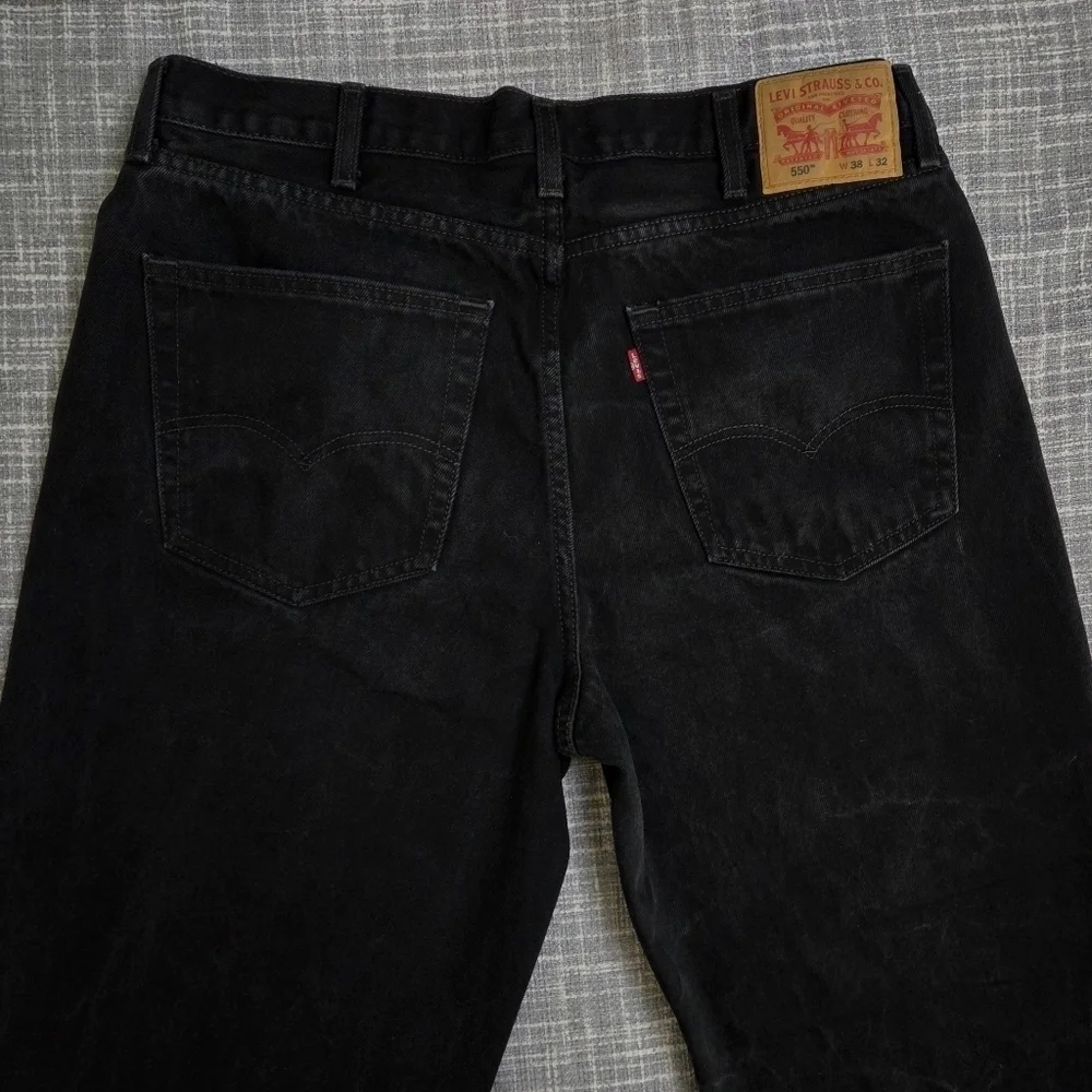 Levi's 550 Jeans Relaxed Fit Black Straight/Tapered Men's 38X32 (actual 37X31)